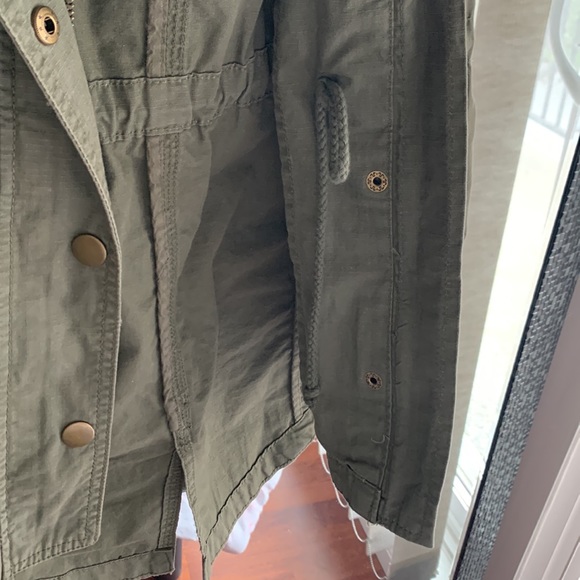 NWOT Gap Hooded Utility Vest - Picture 5 of 7